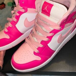 Jordan mids kids size 3